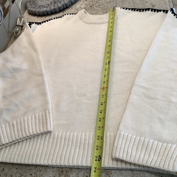 La Lavon Cream Sweater with Black Stitching Size Medium Cozy and Oversized - Picture 9 of 10